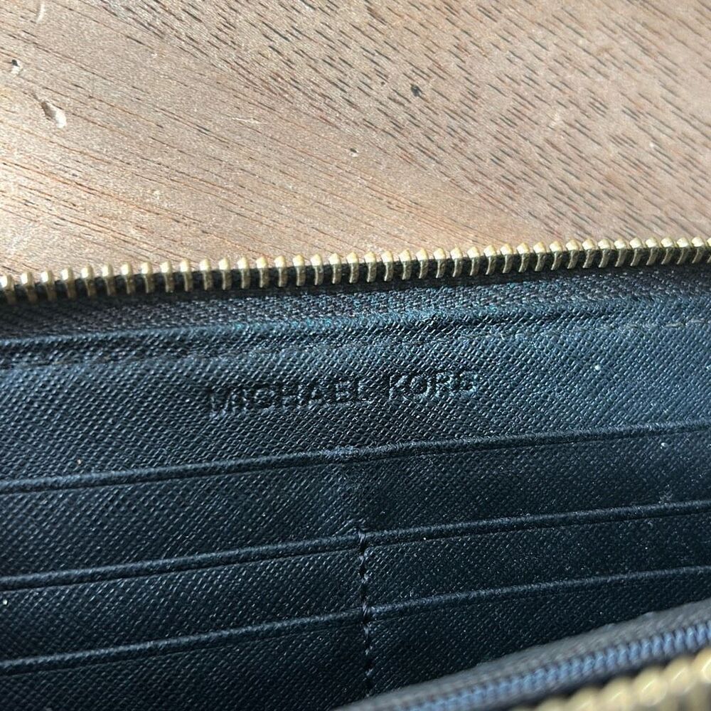 Kate spade blush wallet. - Picture 6 of 8